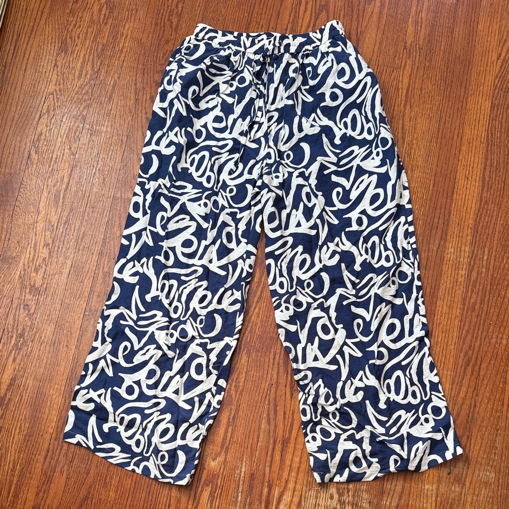 Fabulous Navy and White Graphic Print Pants Medium